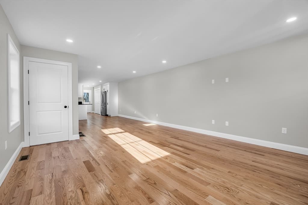 22 New York Street, Worcester MA 01603 photo 8