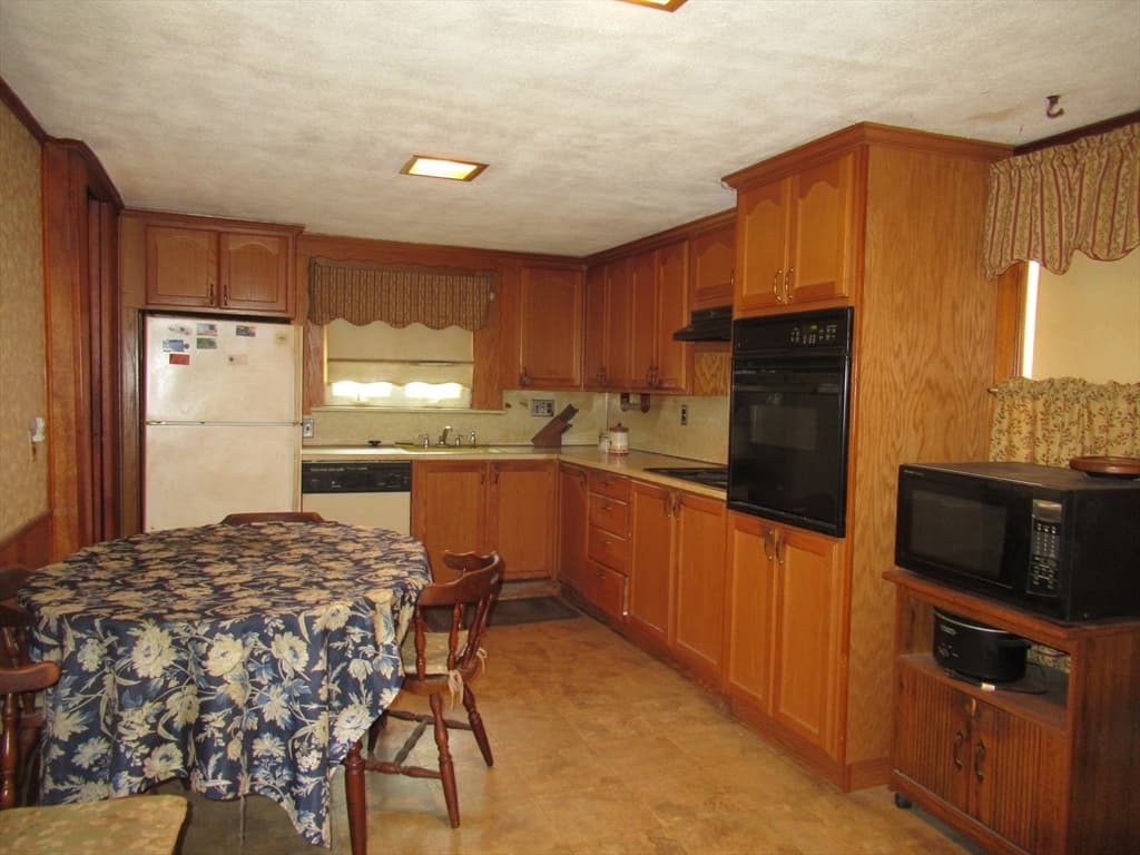 28 South, Revere MA 02151 photo 4