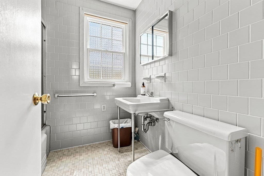 17 Orchard St, New Bedford MA 02740 photo 29