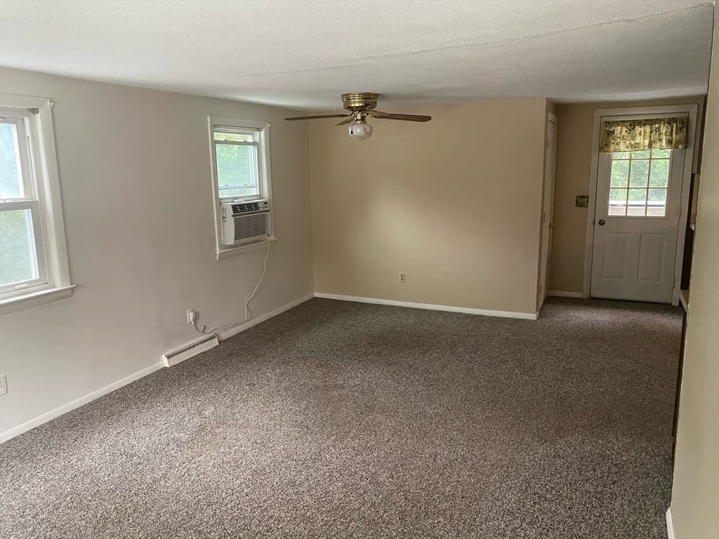 19 Blossom Street, Clinton MA 01510 photo 4