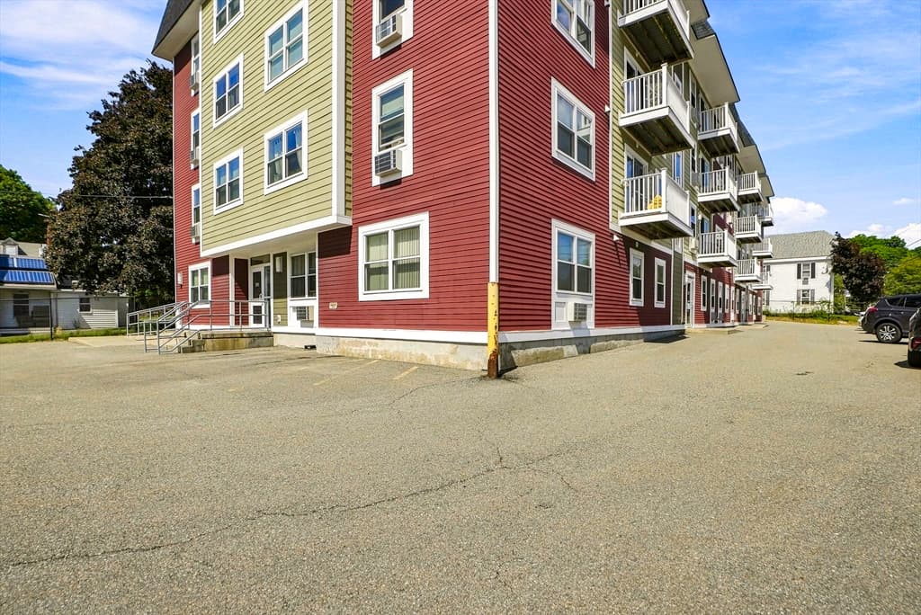 275 W Main St # 14, Marlborough MA 01752 photo 2