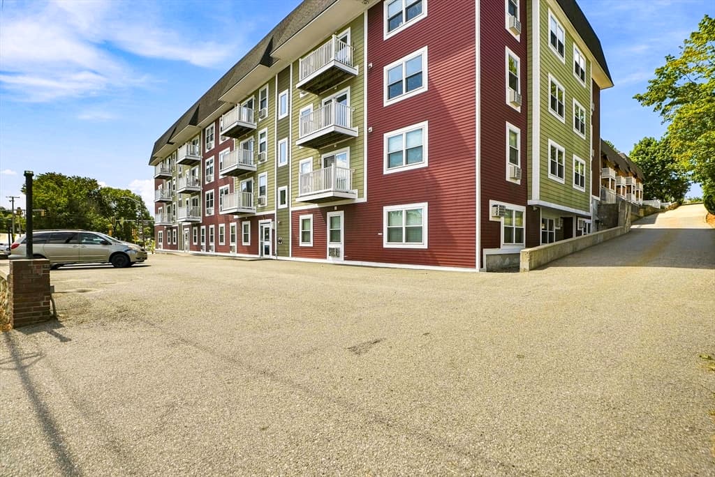 275 W Main St # 14, Marlborough MA 01752