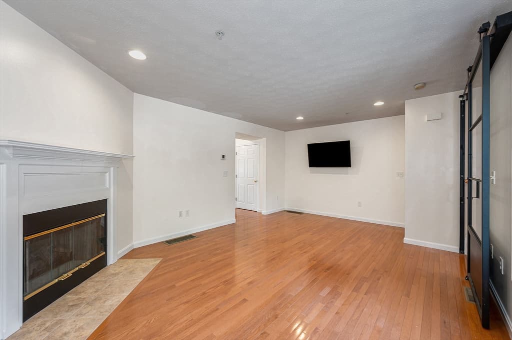 4 Georgetowne # 4, Nashua NH 03062 photo 6