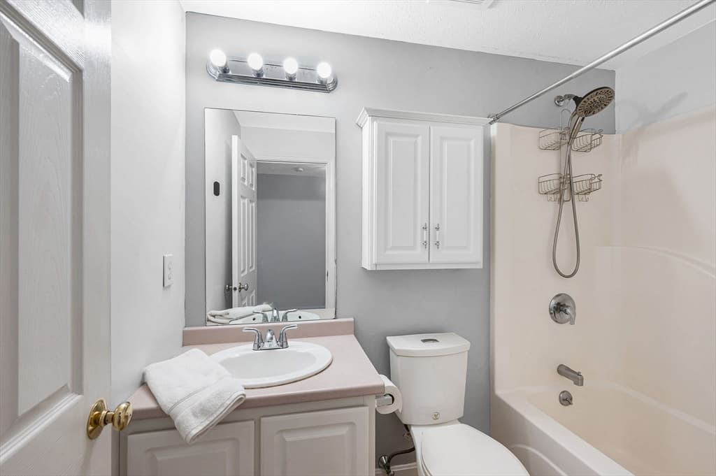 4 Georgetowne # 4, Nashua NH 03062 photo 17