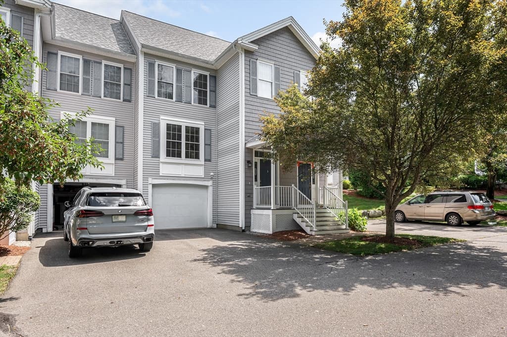 4 Georgetowne # 4, Nashua NH 03062