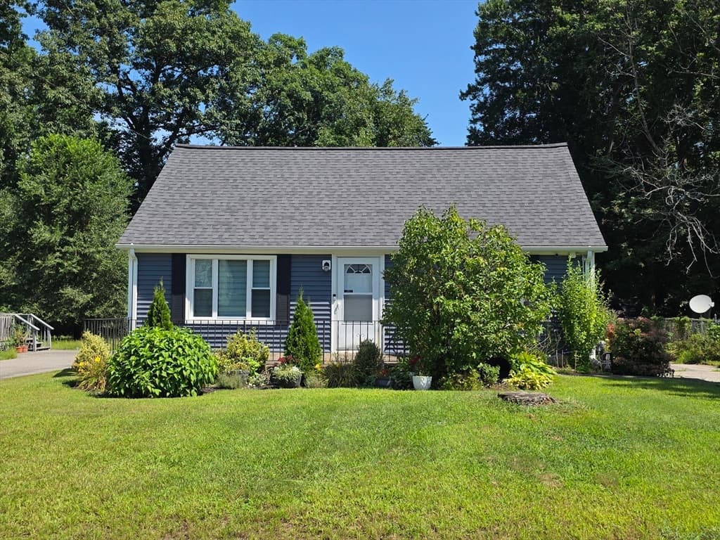 Single Family Residence at 40 Second Island Rd, Webster MA 01570, Webster, photo 2 of 30