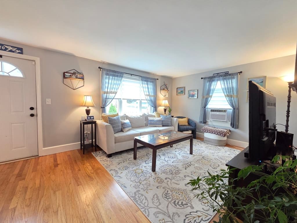 Single Family Residence at 40 Second Island Rd, Webster MA 01570, Webster, photo 6 of 30