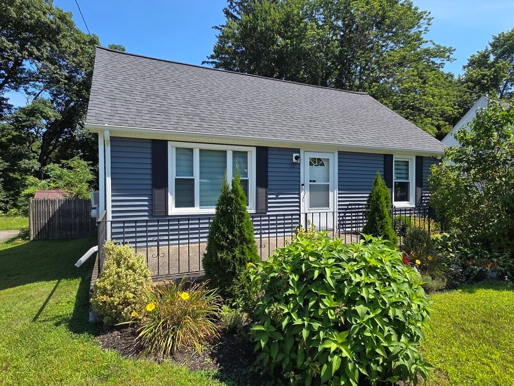 40 Second Island Rd, Webster MA 01570