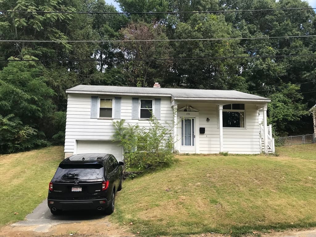 170 Bradley St, Lowell MA 01850