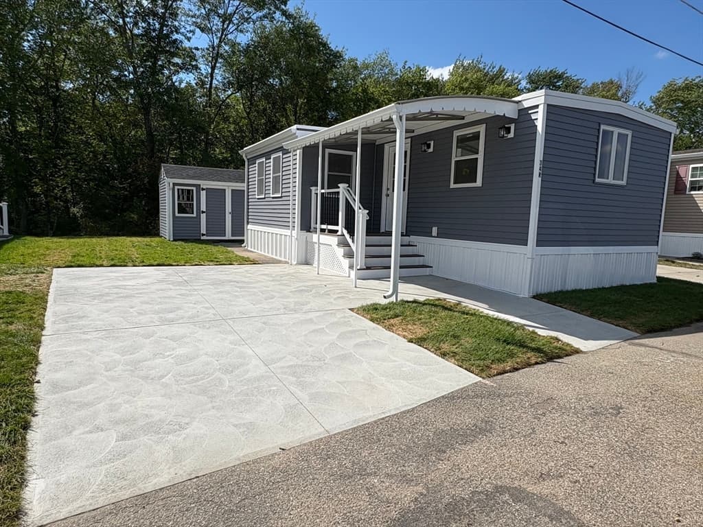 300 East Washington Street # 34R, North Attleboro MA 02760