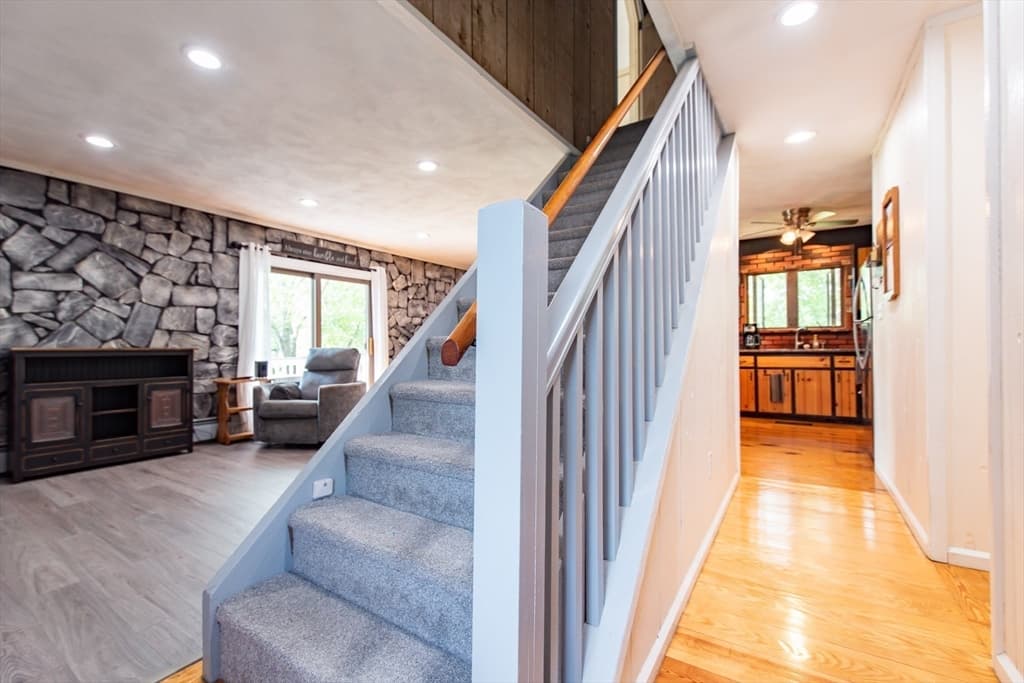 171 Elm, Blackstone MA 01504 photo 10