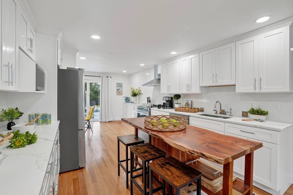 105 Whalers Walk, Edgartown MA 02539 photo 17