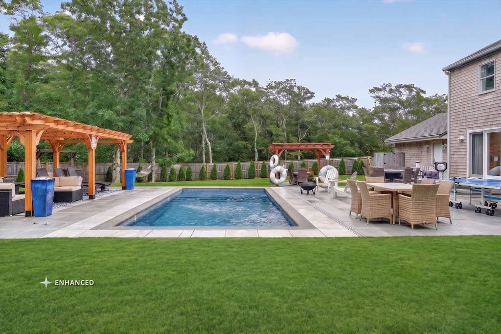 105 Whalers Walk, Edgartown MA 02539