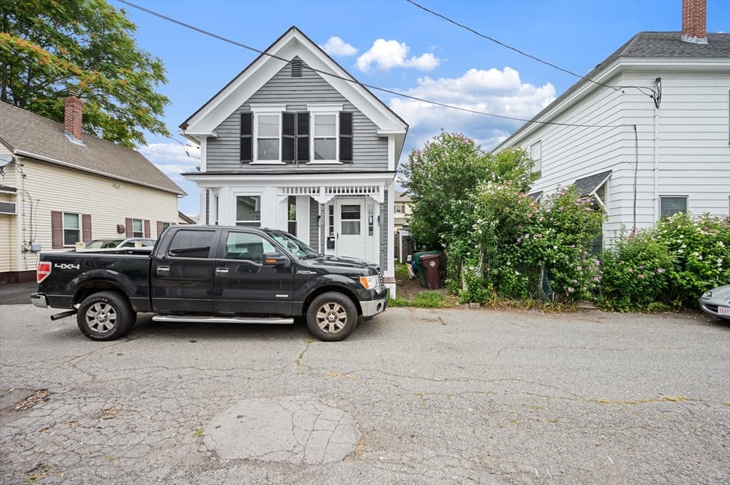 4 Pollard Ave, Lowell MA 01850 photo 2