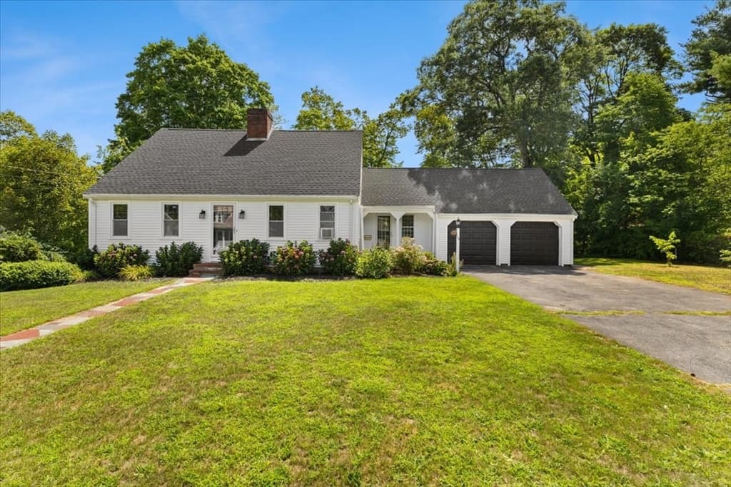 14 Whitehill St, Taunton MA 02780