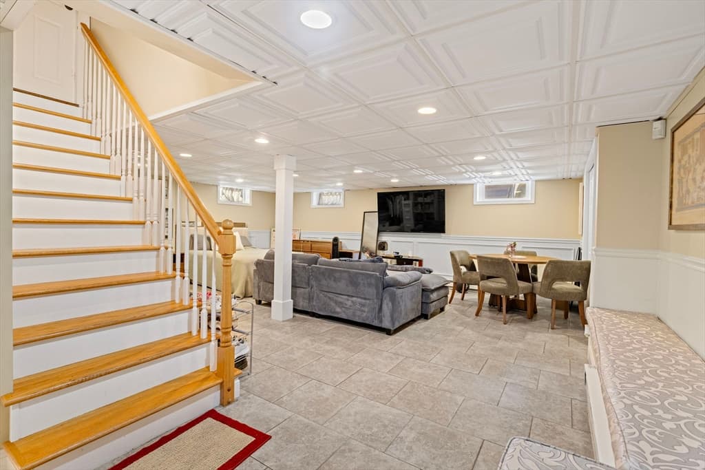 698 High St, Cumberland RI 02864 photo 32