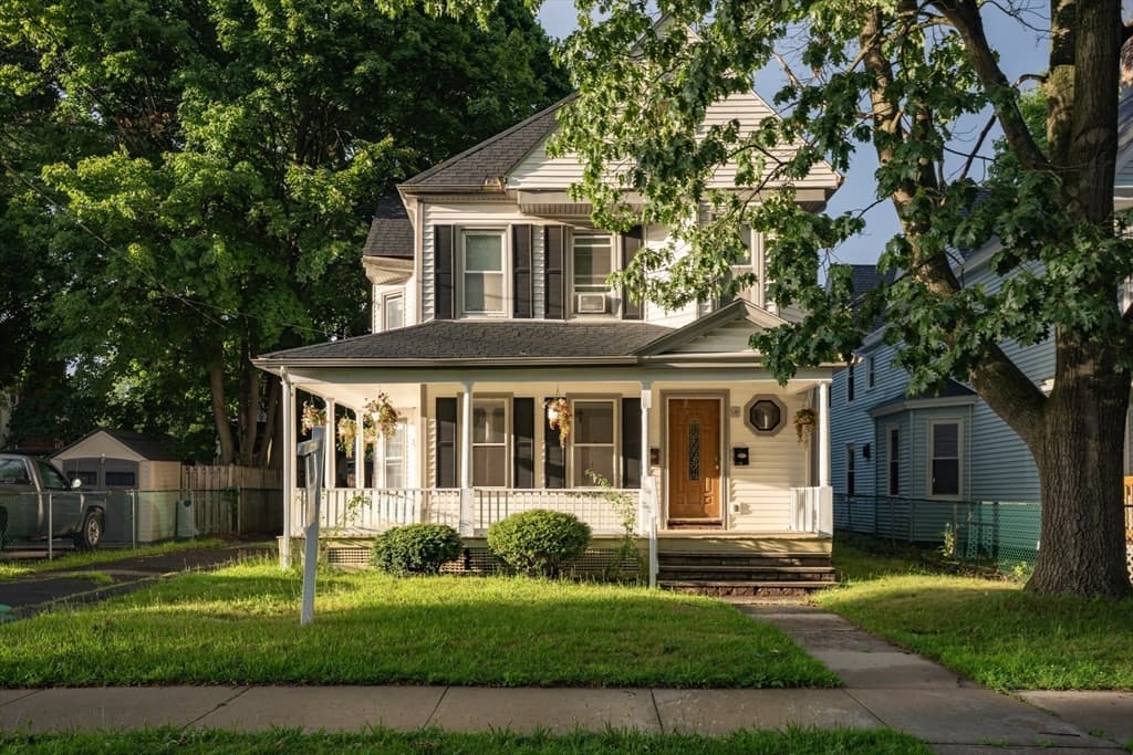51 View St, Holyoke MA 01040