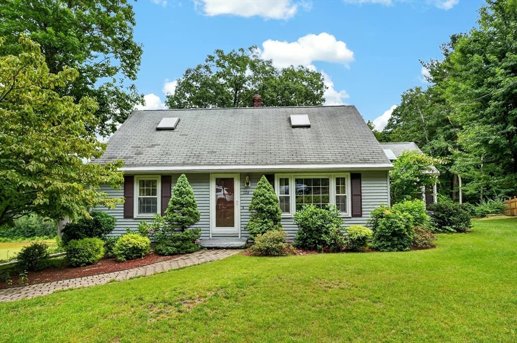 126 Arizona Ave, Holden MA 01520