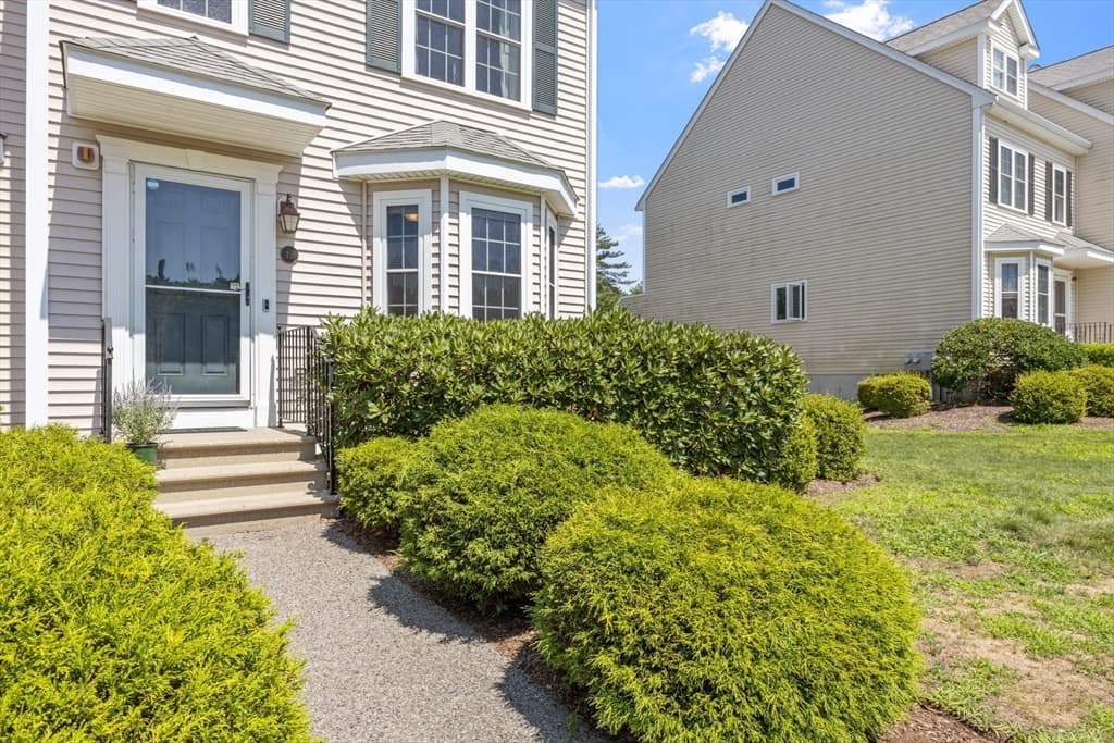 17 Copper Lantern Ln # 17, Carver MA 02330 photo 4