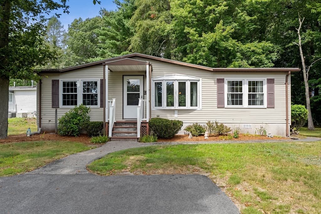 6 Cyrpess Circle, Rockland MA 02370