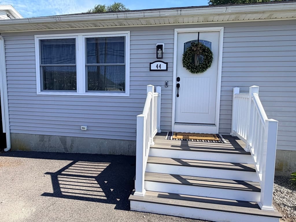 44 Hancock, Fall River MA 02721 photo 5