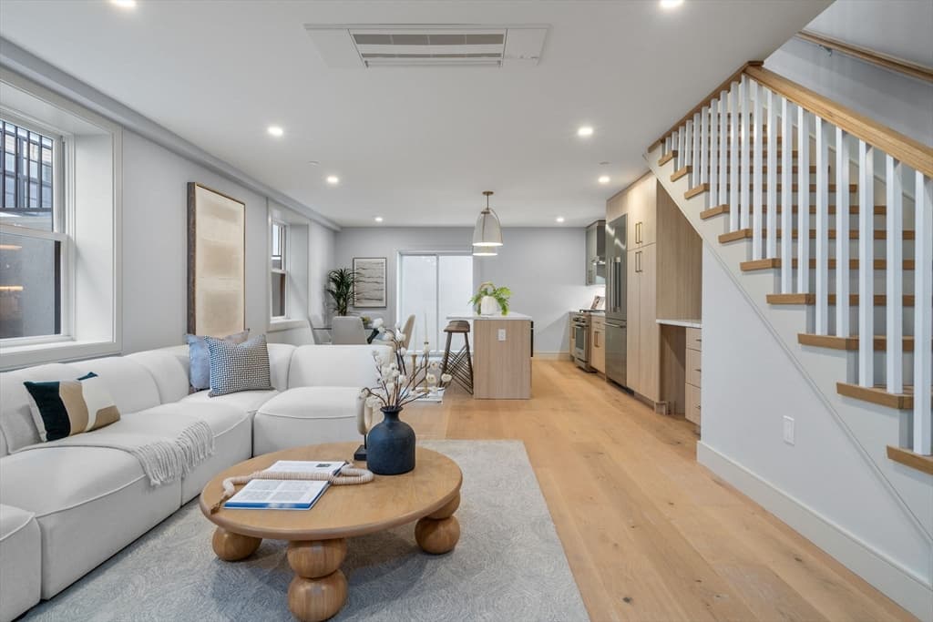 37 Pearl Street # 4, Boston MA 02125