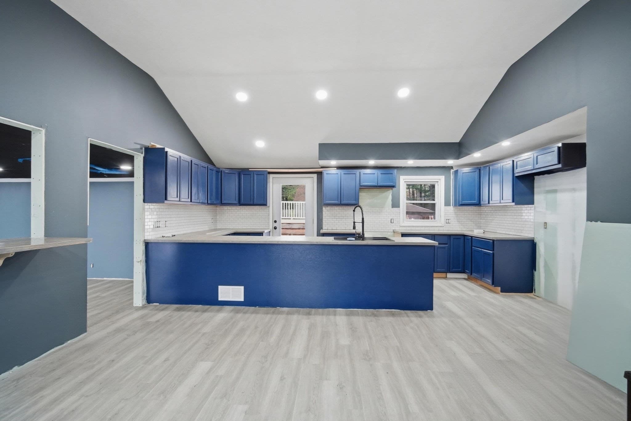Single Family Residence at 71 Sun Valley Rd, Holyoke MA 01040, Holyoke, photo 34 of 40