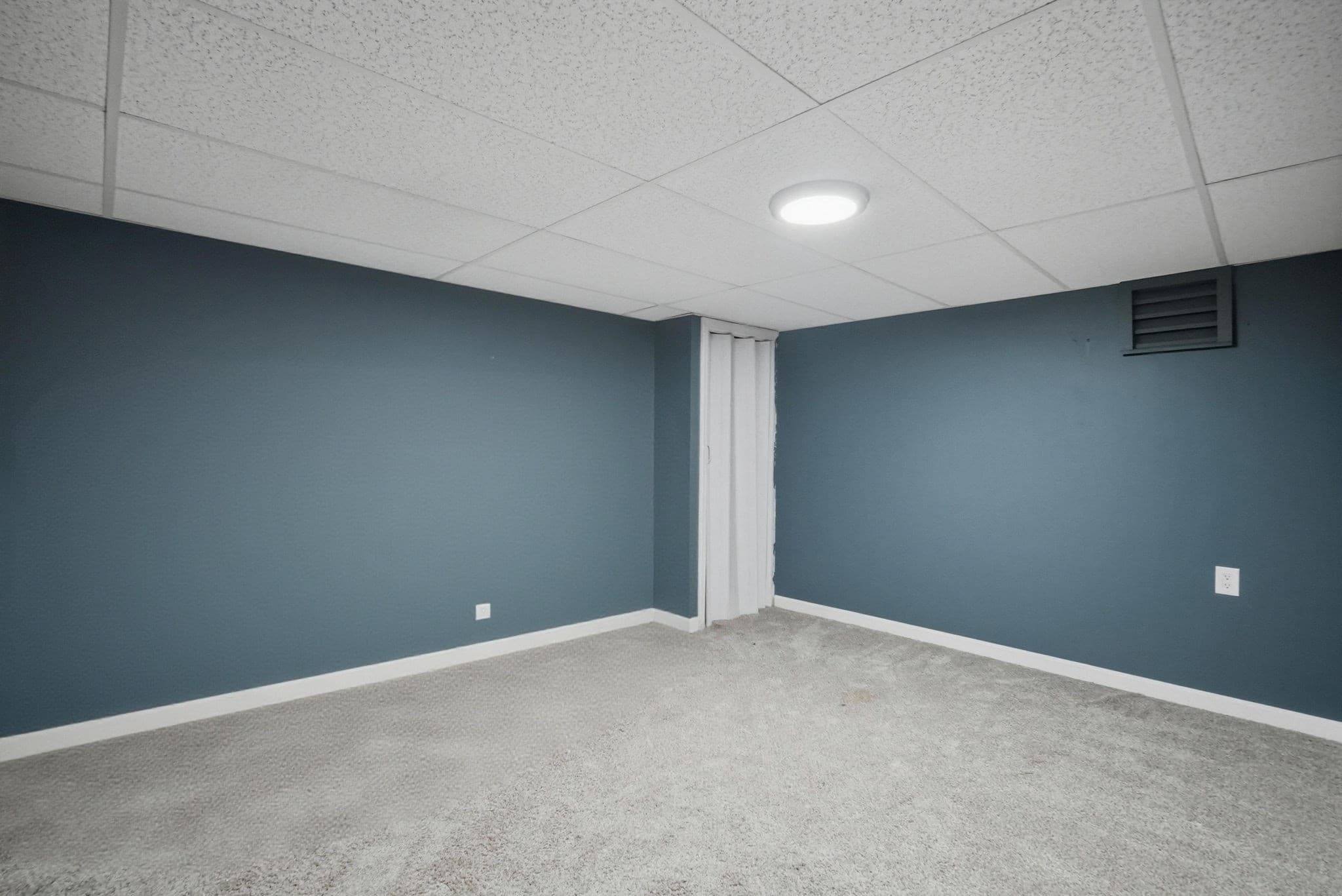 Single Family Residence at 71 Sun Valley Rd, Holyoke MA 01040, Holyoke, photo 37 of 40