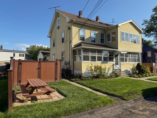11 Maple Avenue, Northampton MA 01060