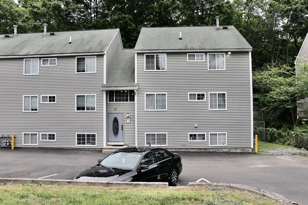 38 Walker St # 12, Lowell MA 01854