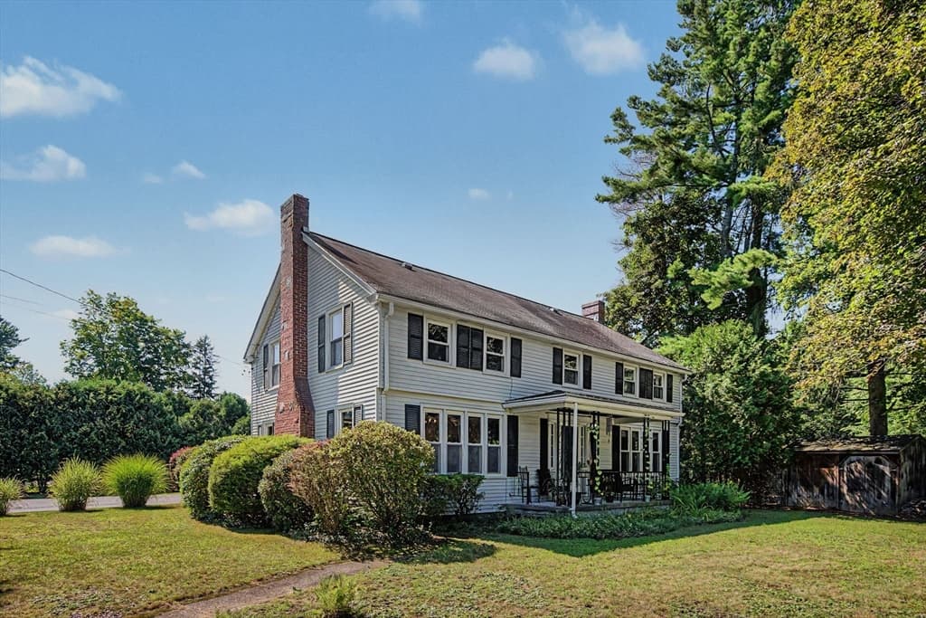 66 Glendale St, Easthampton MA 01027 photo 2