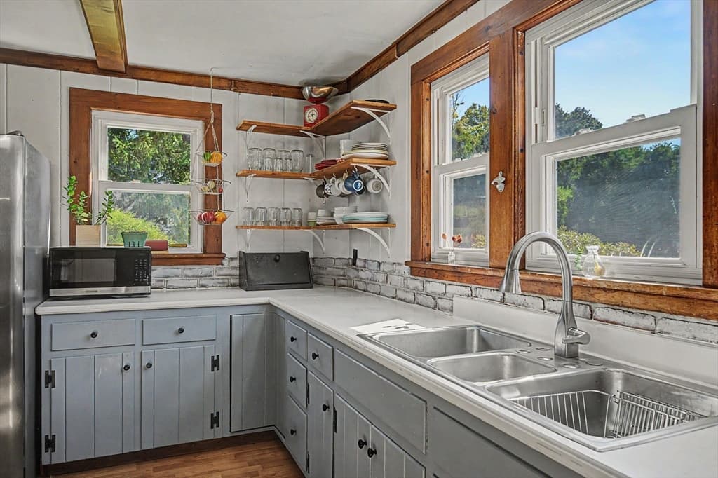 66 Glendale St, Easthampton MA 01027 photo 9