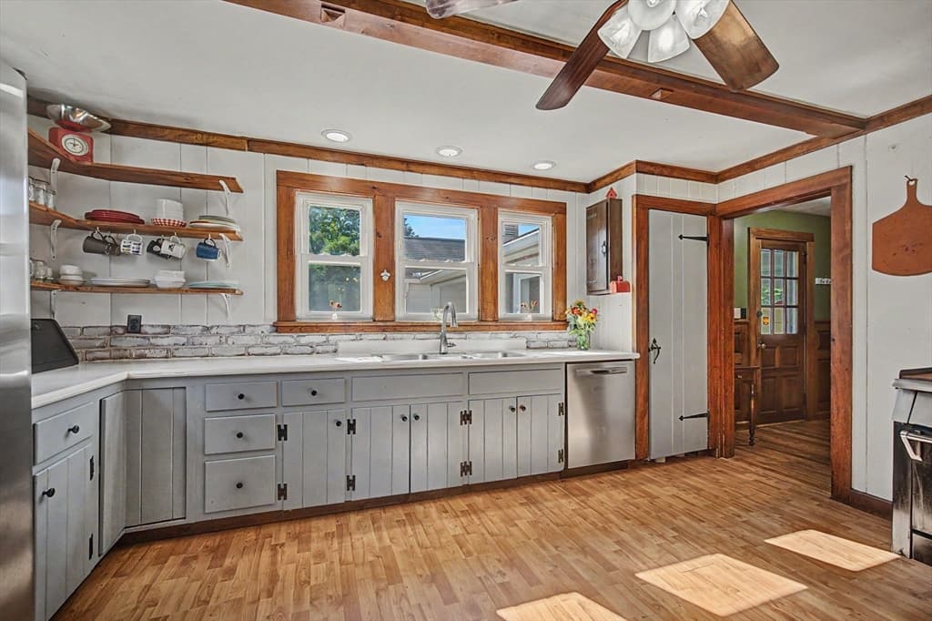 66 Glendale St, Easthampton MA 01027 photo 8