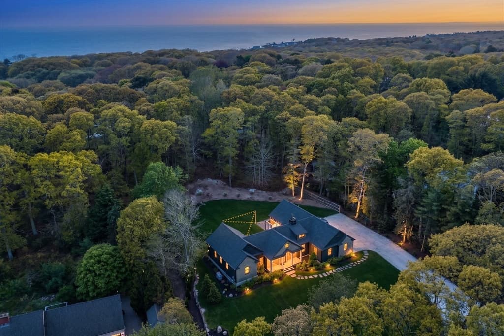 27 Evangeline Rd, Falmouth MA 02540