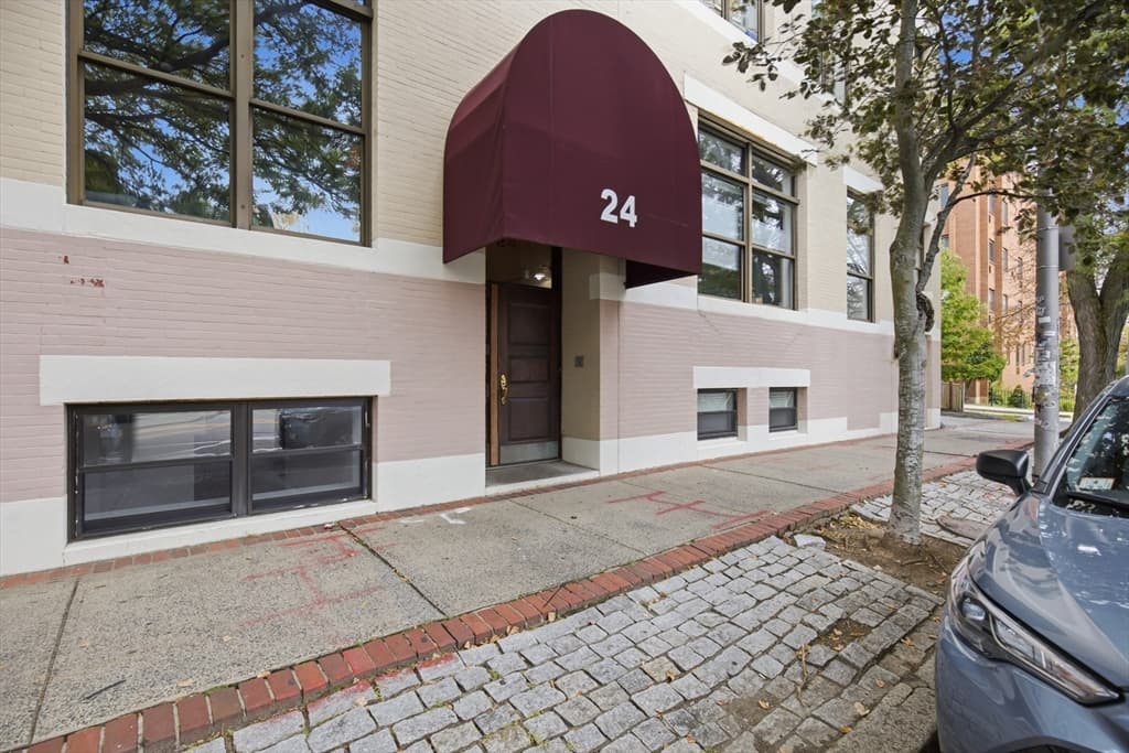 24 Norman St # 1, Salem MA 01970