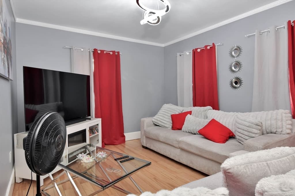87 Abbott St, Lawrence MA 01843 photo 5