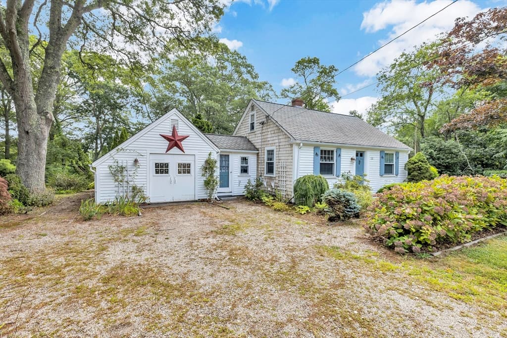 112 Osterville West Barnstable Rd, Barnstable MA 02655 photo 2