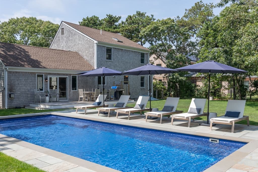 21 Vickers Street, Edgartown MA 02539 photo 6