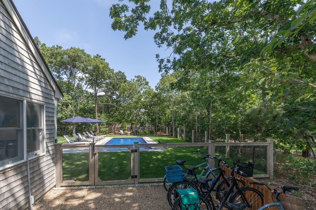 21 Vickers Street, Edgartown MA 02539 photo 4