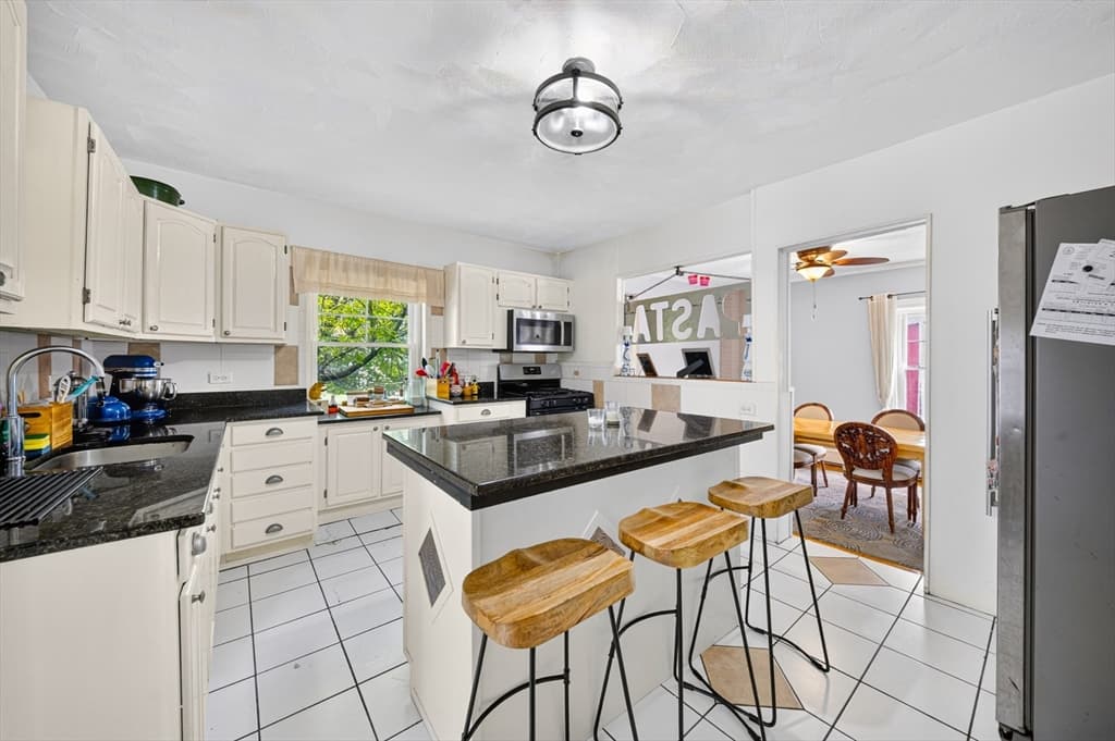 3 Round Hill St, Boston MA 02130 photo 8