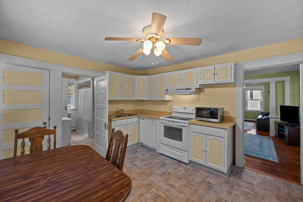 10 Tilbury St, Worcester MA 01603 photo 9