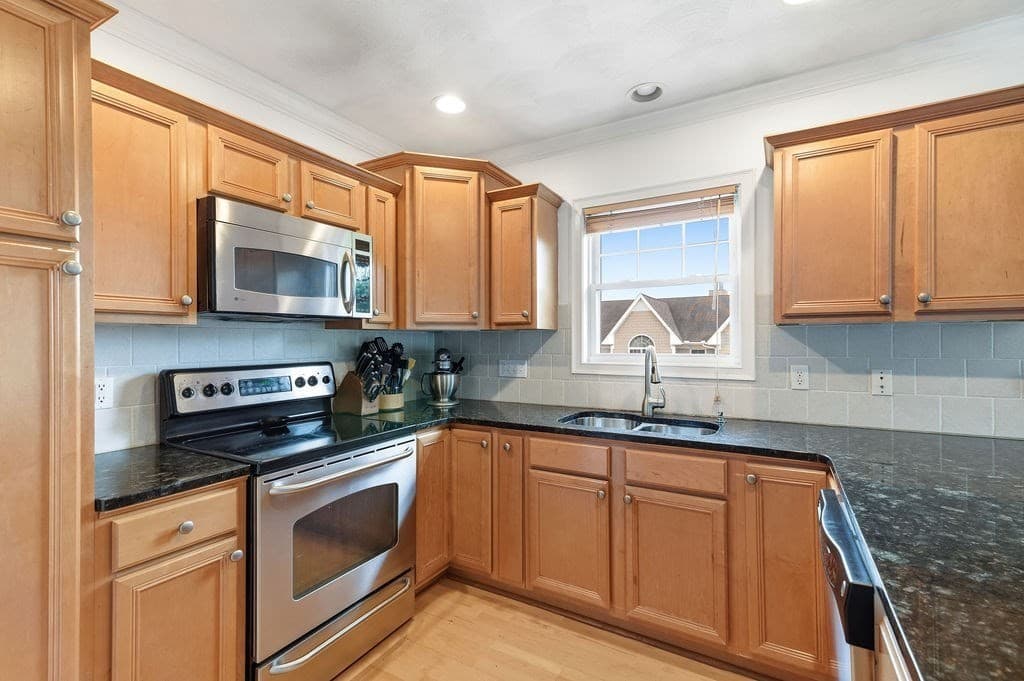 200 Roger Williams Ave # 205, East Providence RI 02916 photo 4