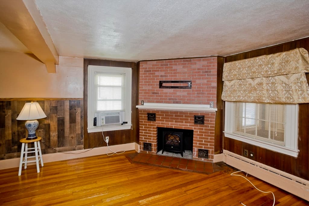 Single Family Residence at 86 Laurence, Springfield MA 01104, Springfield, photo 7 of 42