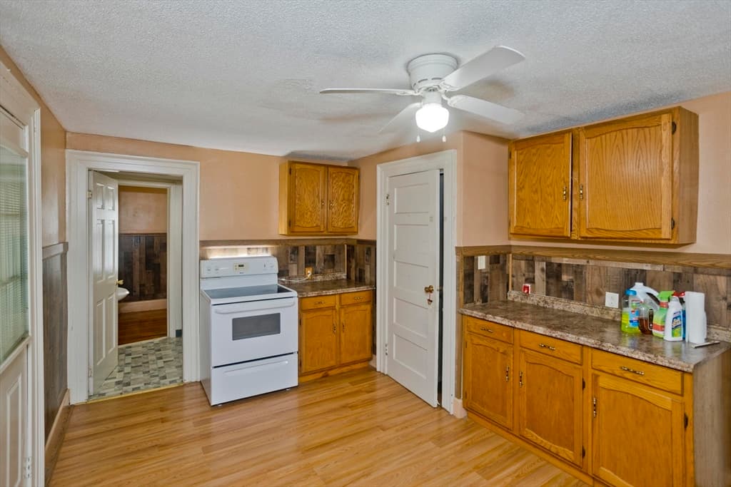 Single Family Residence at 86 Laurence, Springfield MA 01104, Springfield, photo 4 of 42
