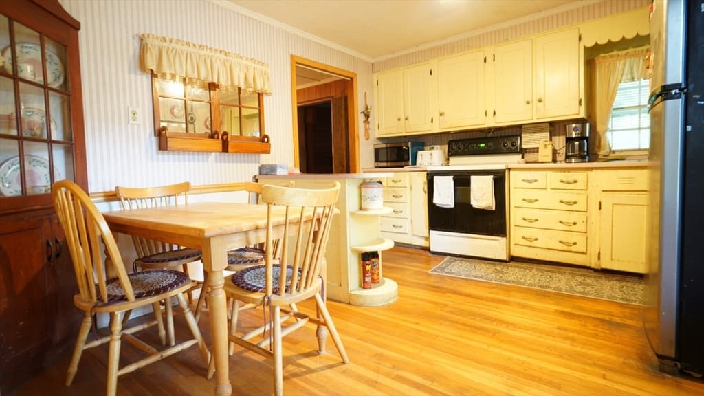 351 Towne St, North Attleboro MA 02760 photo 6