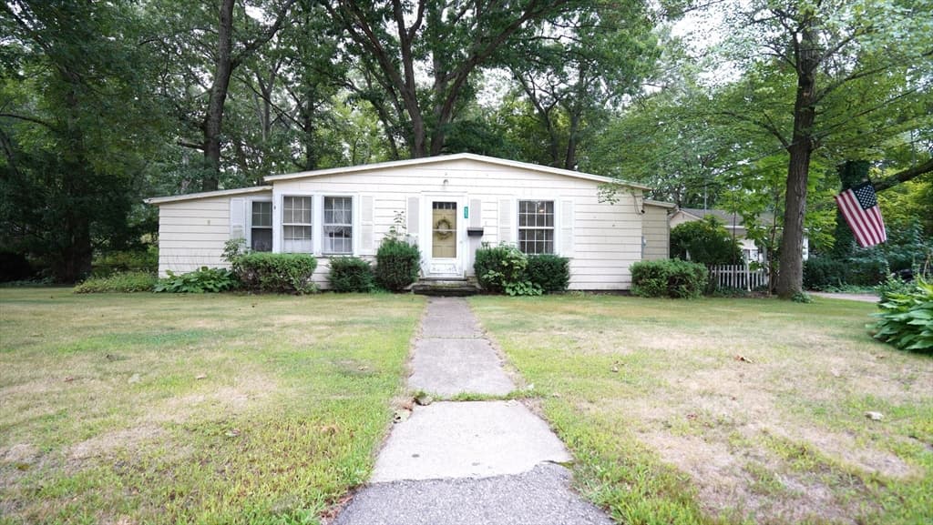 351 Towne St, North Attleboro MA 02760