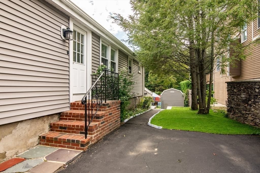 52 Burpee Road, Swampscott MA 01907 photo 2