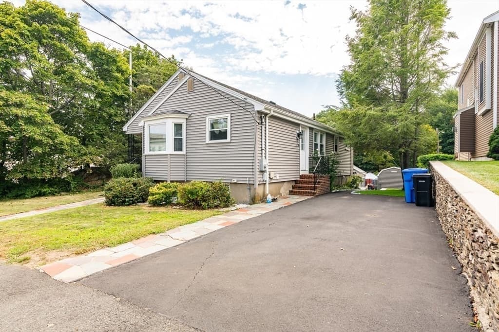 52 Burpee Road, Swampscott MA 01907 photo 3