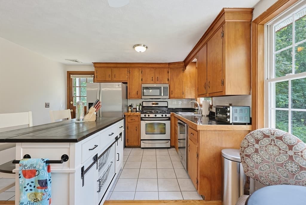 Single Family Residence at 64 Park Street, Pepperell MA 01463, Pepperell, photo 10 of 42