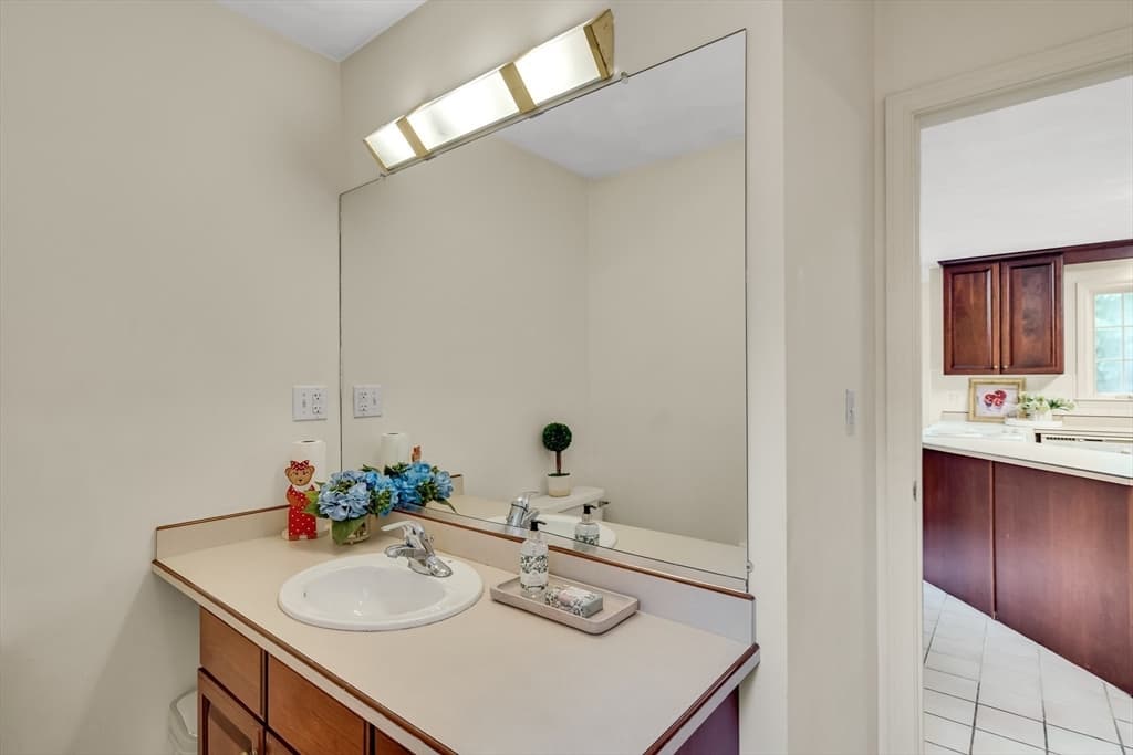 4 Crestview Rd, Bedford MA 01730 photo 31
